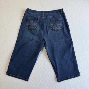 Gloria Vanderbilt Amanda Embroidered Dark Wash Denim Capri Pants Womens 16